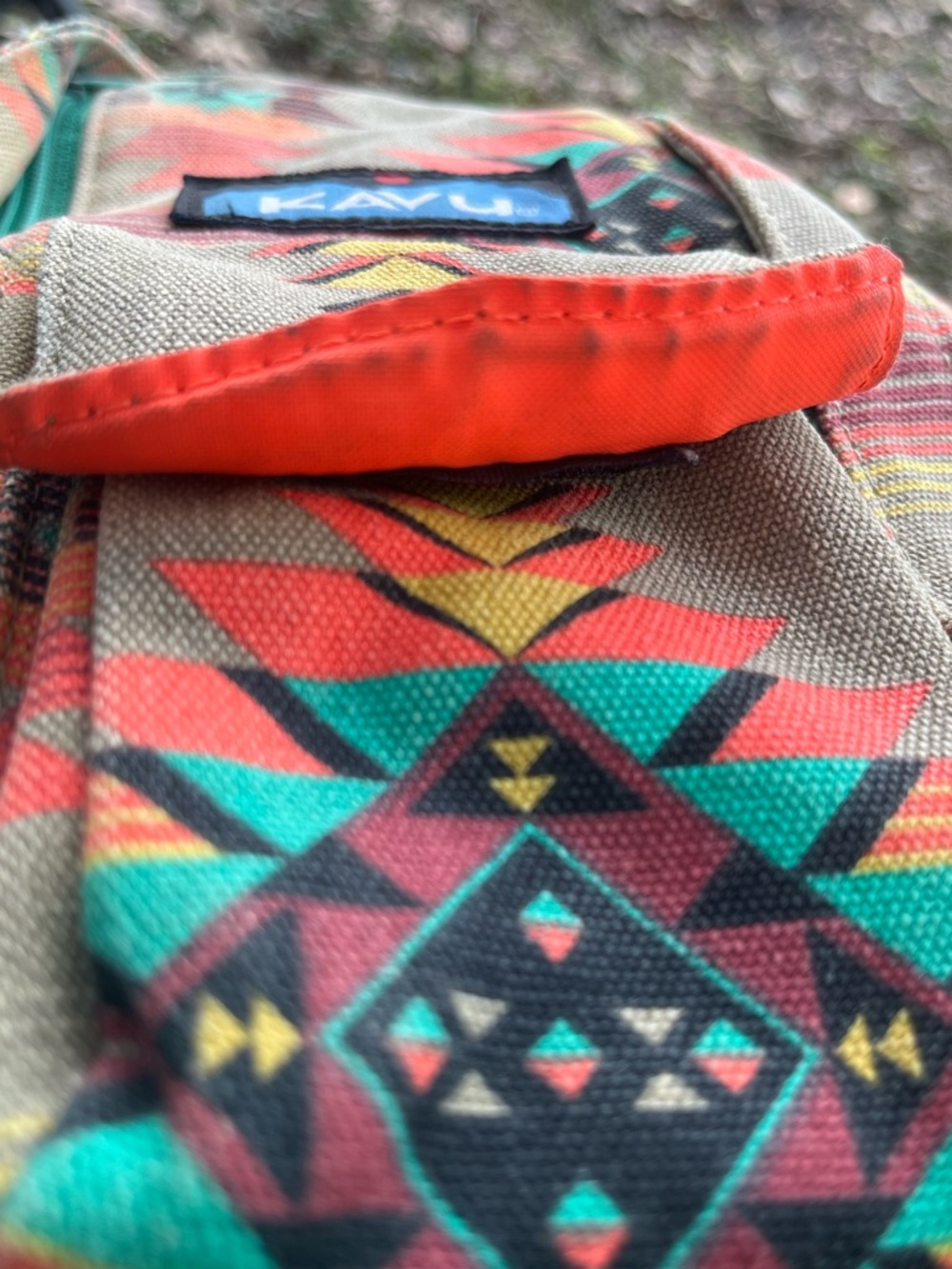 Kavu Beige Sling Pack with Teal & Coral Aztec Print Crossbody - Picture 4 of 6